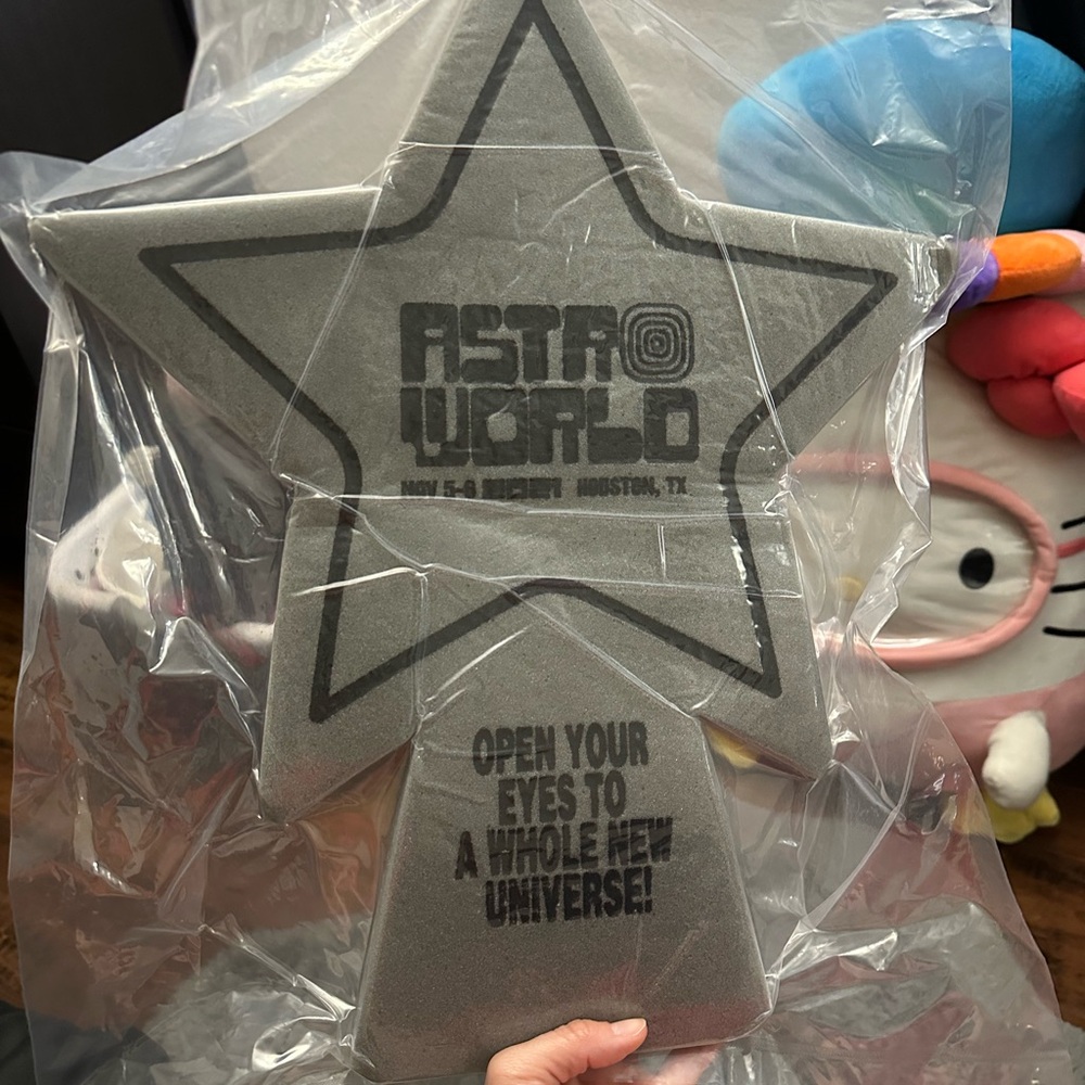 Astro world / Travis Scott concert merch foam finger